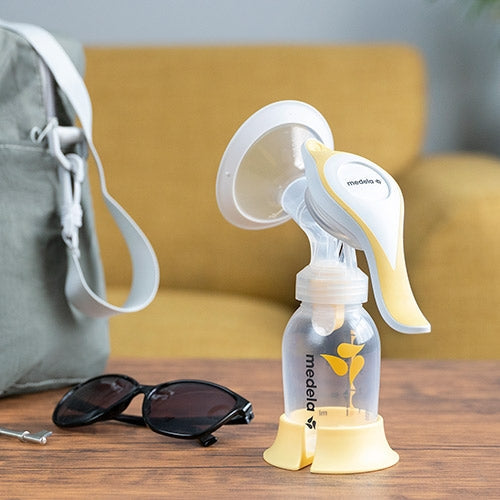 Medela Harmony® manual breast pump: lightweight